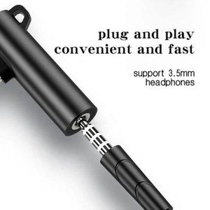 iPhone Audio Aux Adaptor Lighting to Aux and charge 2 in 1 color Black
